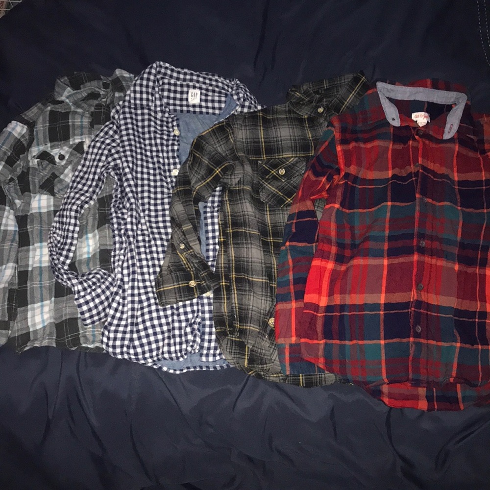 4 Boys youth size 8/10 long sleeved Flannels